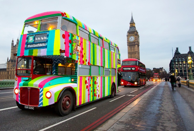 london-double-decker-gets-knitted-for-7up-ad-series-video-90573_1